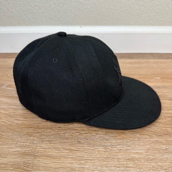 New Era 100% Wool Black 59Fifty Yankees Fitted Hat, Size 7 1/8 - Picture 6 of 12